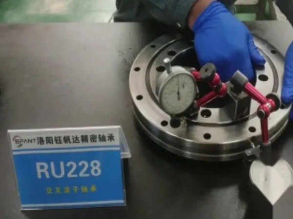 RU228交叉滚子轴承视频展示